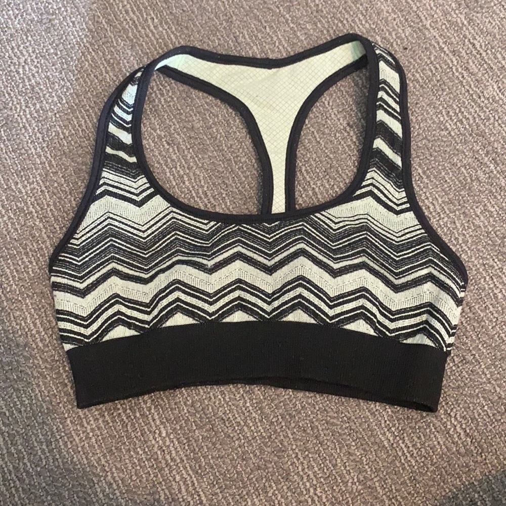 green and black lululemon sports bra